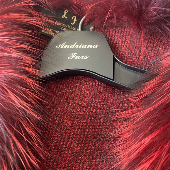 Fur trimmed cape - Picture 2 of 5